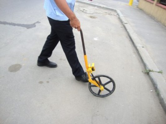 A traversat prin loc nepermis şi a fost lovit de o maşină